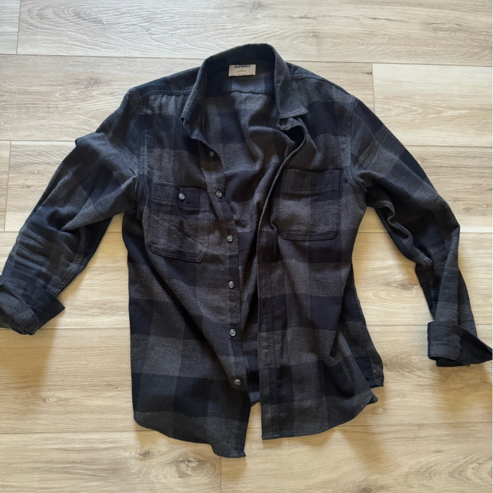 Old Navy long sleeve flannel button-down